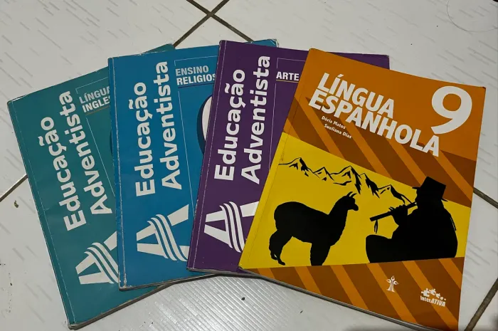 Livros didáticos do 9° ano Ens.Fundamental adventista.