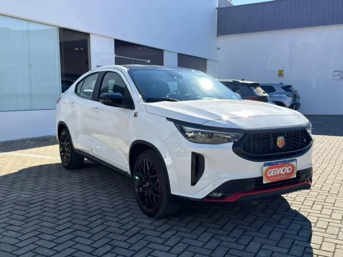 Fiat Fastback Abarth Turbo Flex 1.3 Aut. 2025