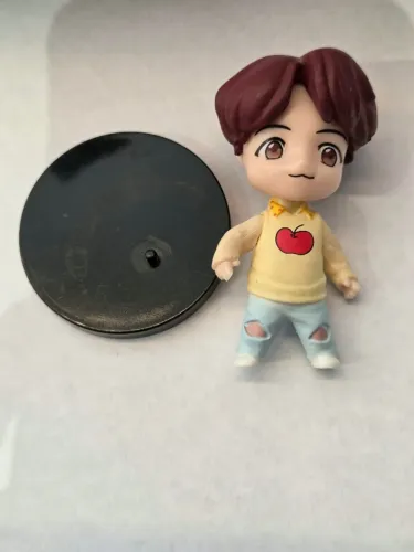 BTS - boneco J-Hope com suporte