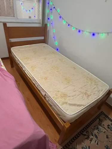 Cama Solteiro em Madeira Maciça + Colchão Paropas D33