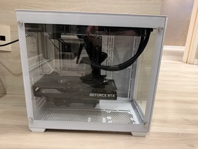 PC Gamer High-End Ryzen 7 9850X3D + RTX 4070 Ti + 64GB RAM + 2TB SSD NVMe