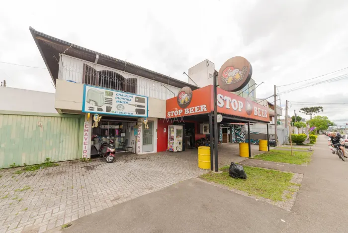 Imovel Comercial com 3 dormitórios à venda com 292.2m² por R$ 1.280.000,00 no bairro Hauer