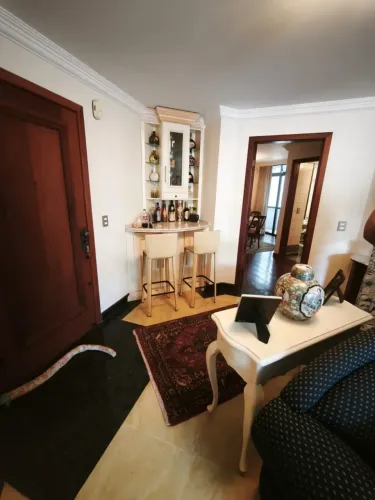 Apartamento para venda tem 180 metros quadrados com 4 quartos