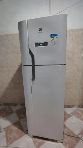 Vendo essa geladeira Electrolux