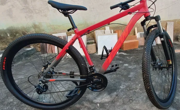 Bicicleta aro 29 zerada !!!!