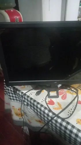 Vendo um monitor novo na caixa