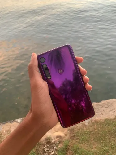 Celular Motorola One Macro 64GB