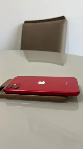 ? IPhone 11 64GB Vermelho - Muito novo - Tudo funcionando