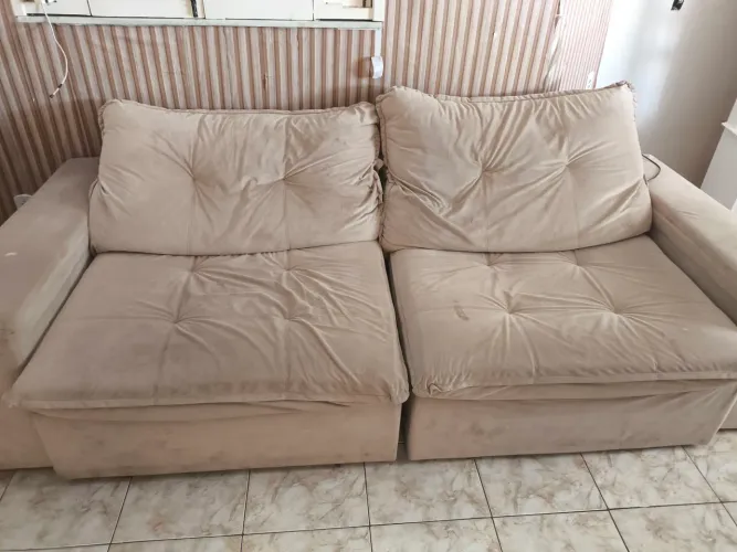 VENDE-SE SOFÁ RETRÁTIL COR BEGE/CREME