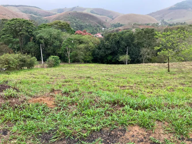 PARA VENDER - Terreno em condomínio fechado na Fazenda da Grama