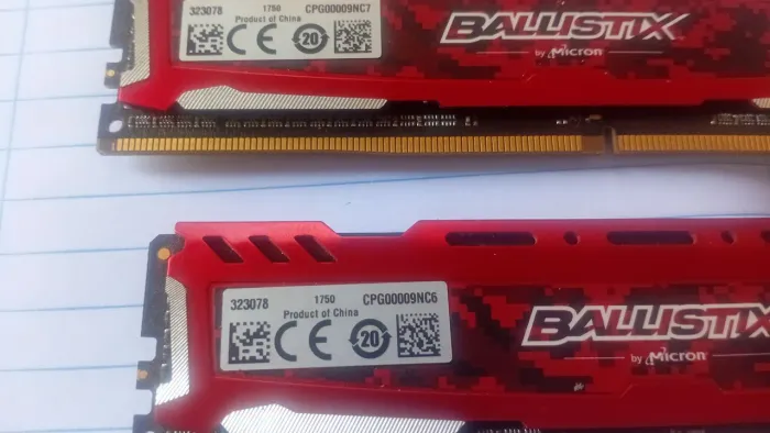 2 memorias ballistic 8 g 2400 mhz