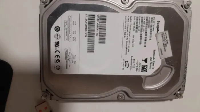 HD Seagate Barracuda 250GB SATA modelo ST3250410AS em bom estado. HD interno para computad