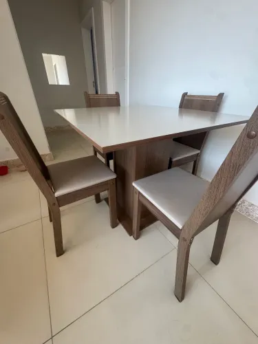 Mesa 4 cadeiras 