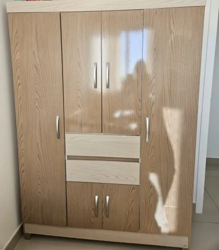 Guarda-Roupa de Madeira/MDF - 6 Portas + 2 Gavetas