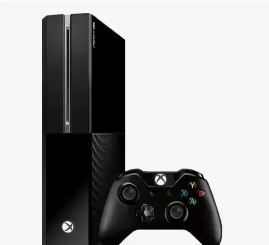 Xbox One com controles