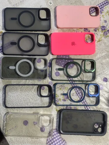 Capas iPhone 15. Cada capa