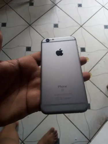 iPhone 6s só falta trocar a tela