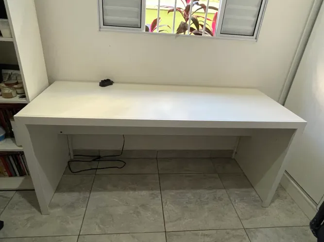 Vendo mesa de estudos grande seminova 
