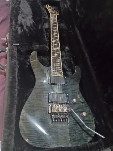 Guitarra LTD M1000 Deluxe 