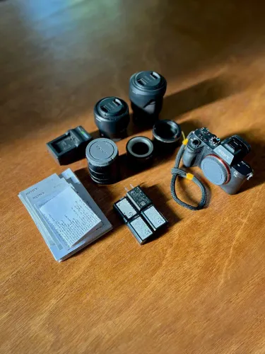 Câmera Sony A7II + lente kit + 50mm 1.8 + Acessórios