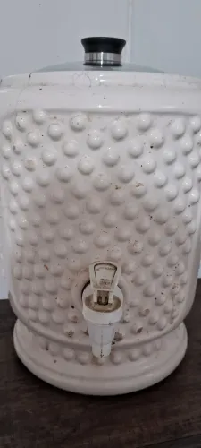 Filtro talha antigo em ceramica branco