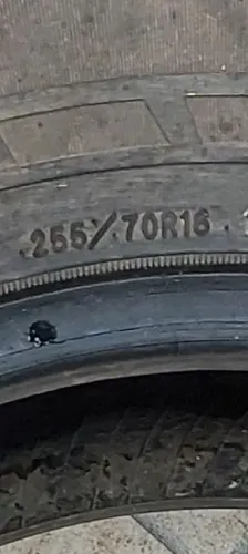 Pneu  255/70 R 16