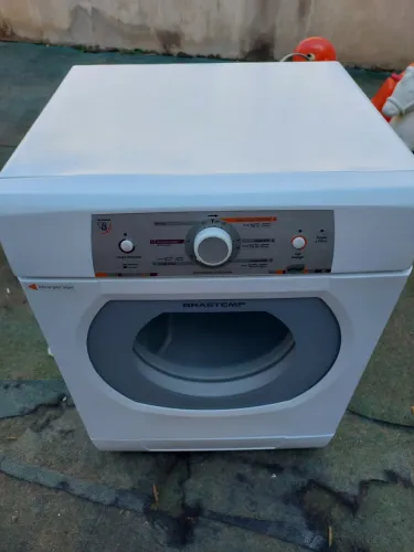 Máquina secar roupas