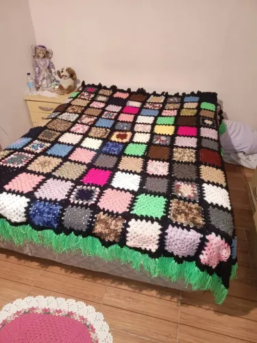 Colcha de crochê nova / somente venda