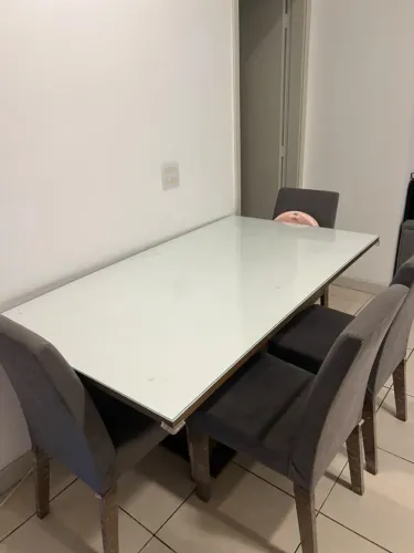 Mesa de jantar 4 cadeiras