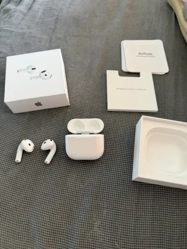 AirPods 4 com cancelamento de ruído ? pouco usado, com nota fiscal