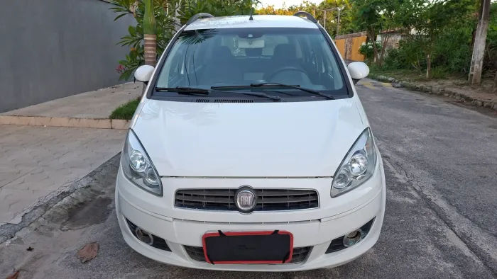 Fiat Idea Attractive 1.4 Fire Flex 8V 5P 2012