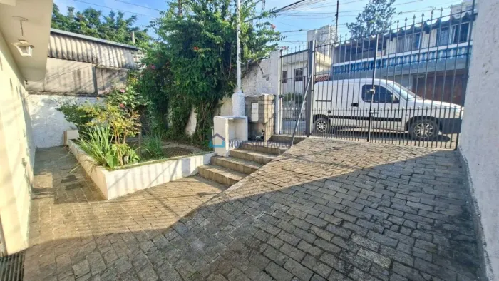 Casa para alugar na Saúde - 3 dormitórios, edícula e quintal amplo