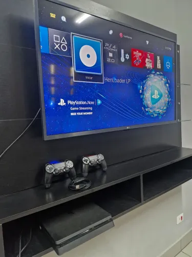 PS4 Slim 1TB GoldHEN v12.52 + Jogos + 2 Controles