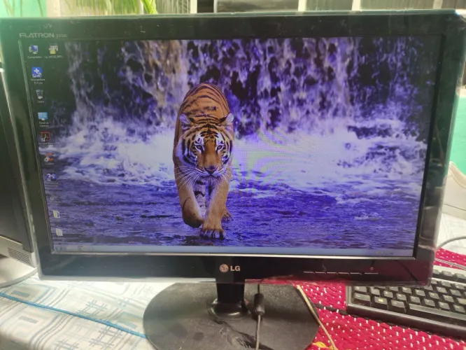 Monitor LG 22