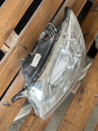 Farol corsa Classic 2011/2016