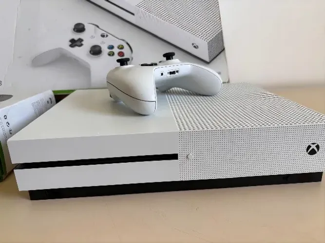 Xbox One S 1TB Branco/Preto + 2 Controles Original Sem Drift + Caixa
