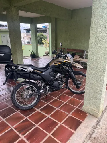XTZ Lander muito nova