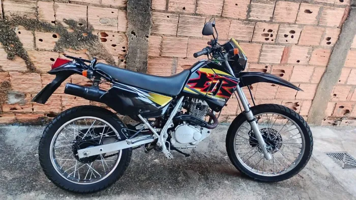 Leia com atenção Vendo ou troco xr 200