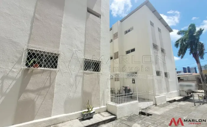 Apartamento Parque dos Rios, 2 quartos, sendo 1 suíte, dependência de empregada, 68m².