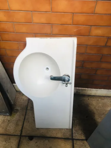 Lavatório Pia Banheiro Mármore Sintético Branco com Cuba e Torneira - 80cm