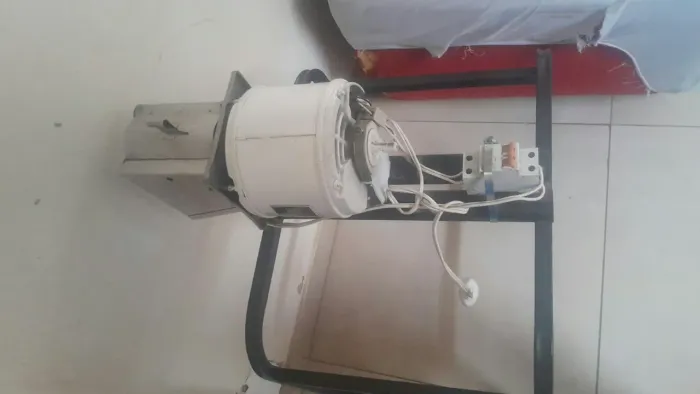 Descascador de milho elétrico