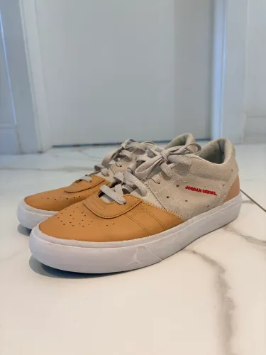 Jordan Series ES Bege Tamanho 40