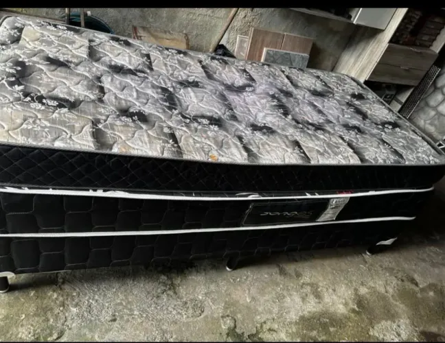 Vendo cama Box e colchão
