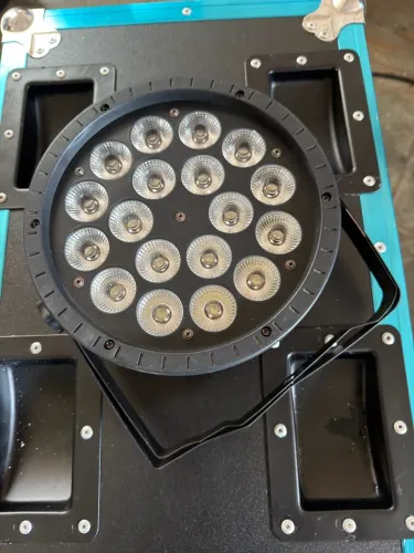 Par Led 18x18 Briwax
