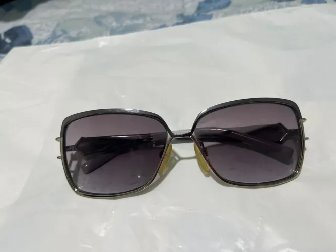 Óculos de Sol Ana Hickmann Eyewear ? Elegante Metal e Branco