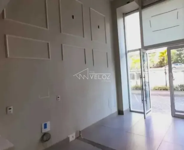 Loja : / Comercial / São Conrado