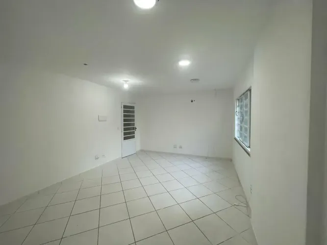 #ALUGO Sala comercial no Centro de Itaguaí-RJ.