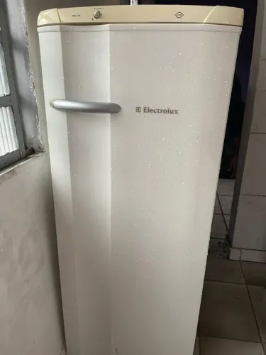 Geladeira pequena