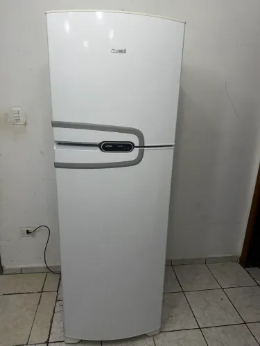 Vendo uma geladeira duplex