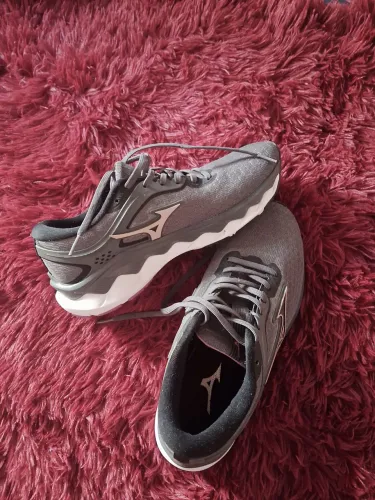 USADO. Tenis Mizuno original 